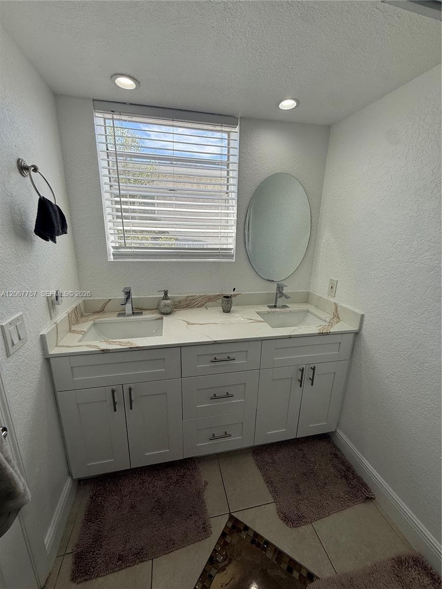 Main Suite Bath