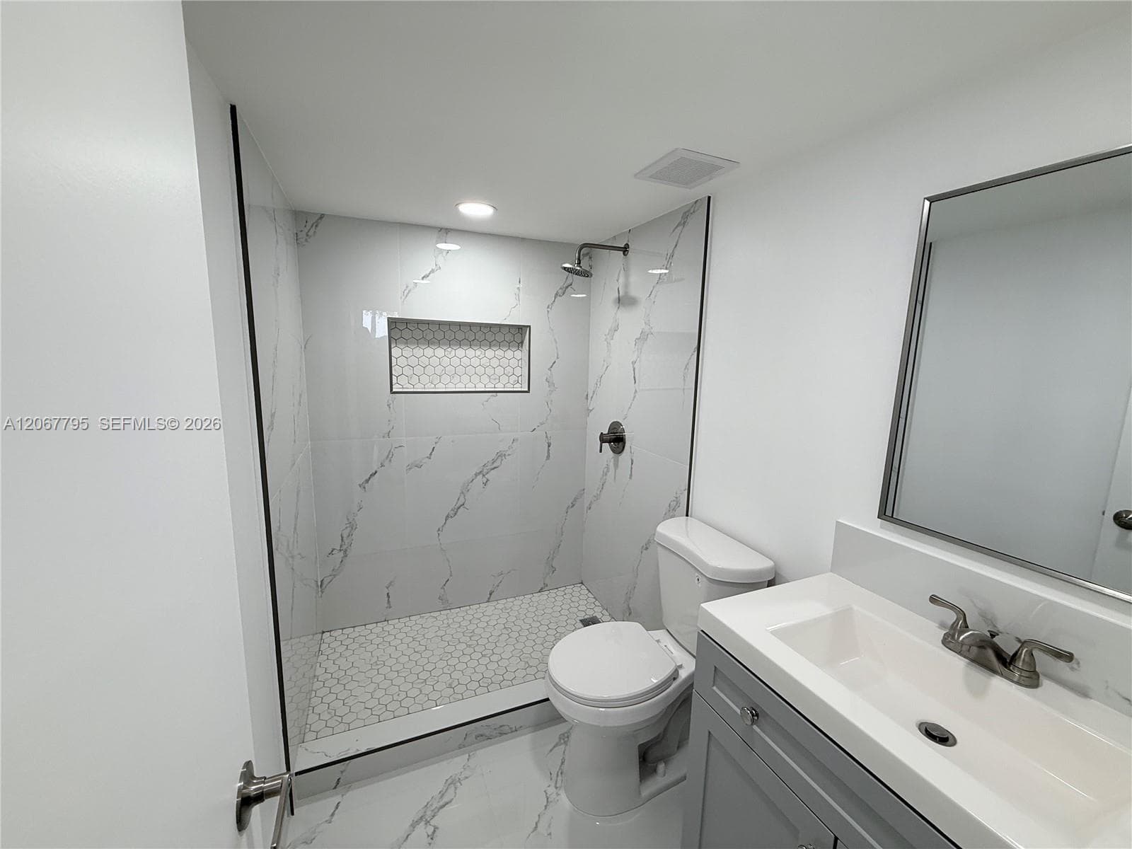 BAYVIEW PALMS CONDO · #426 in North Miami - Photo 9