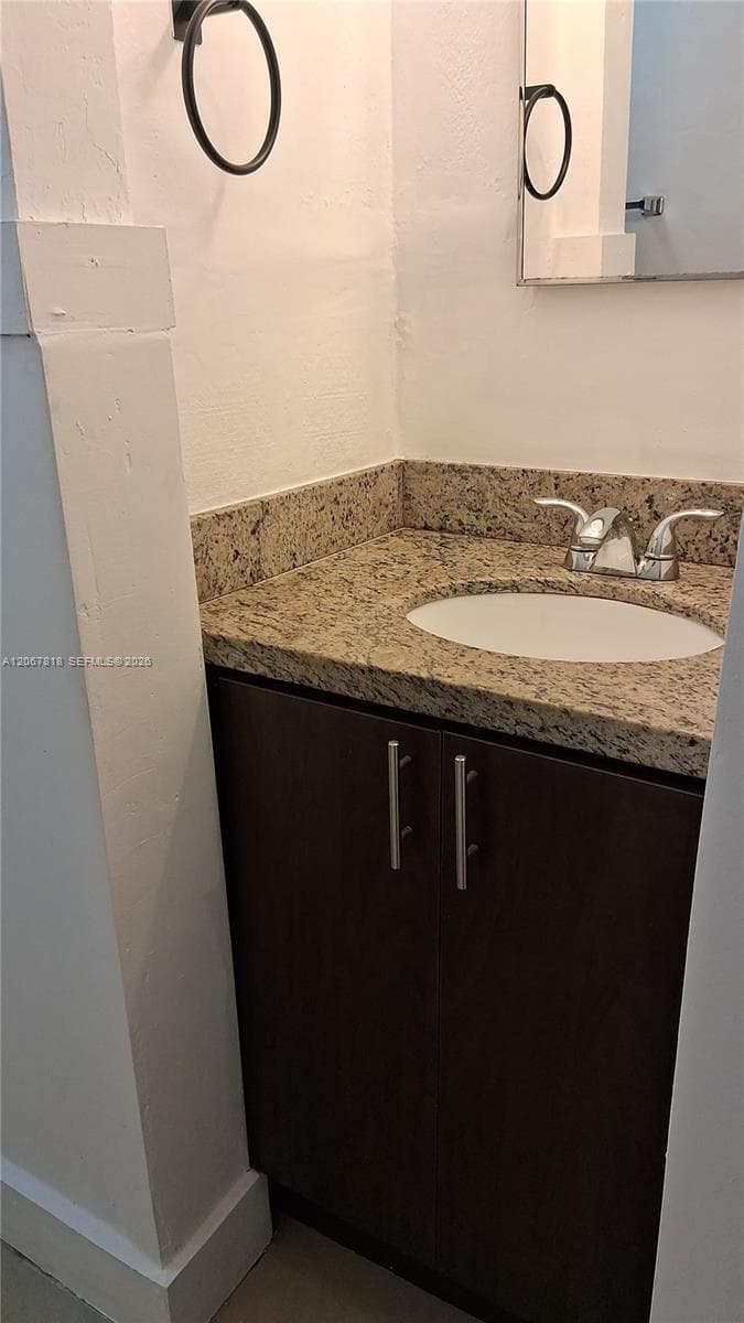 COLONIAL PLAZA CONDO · #4E in Miami - Photo 5