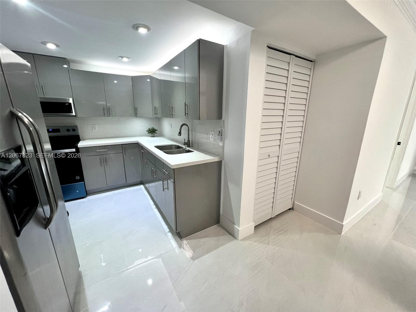 LAKEWOOD VILLAS CONDO · #C211 in Miami - Photo 10