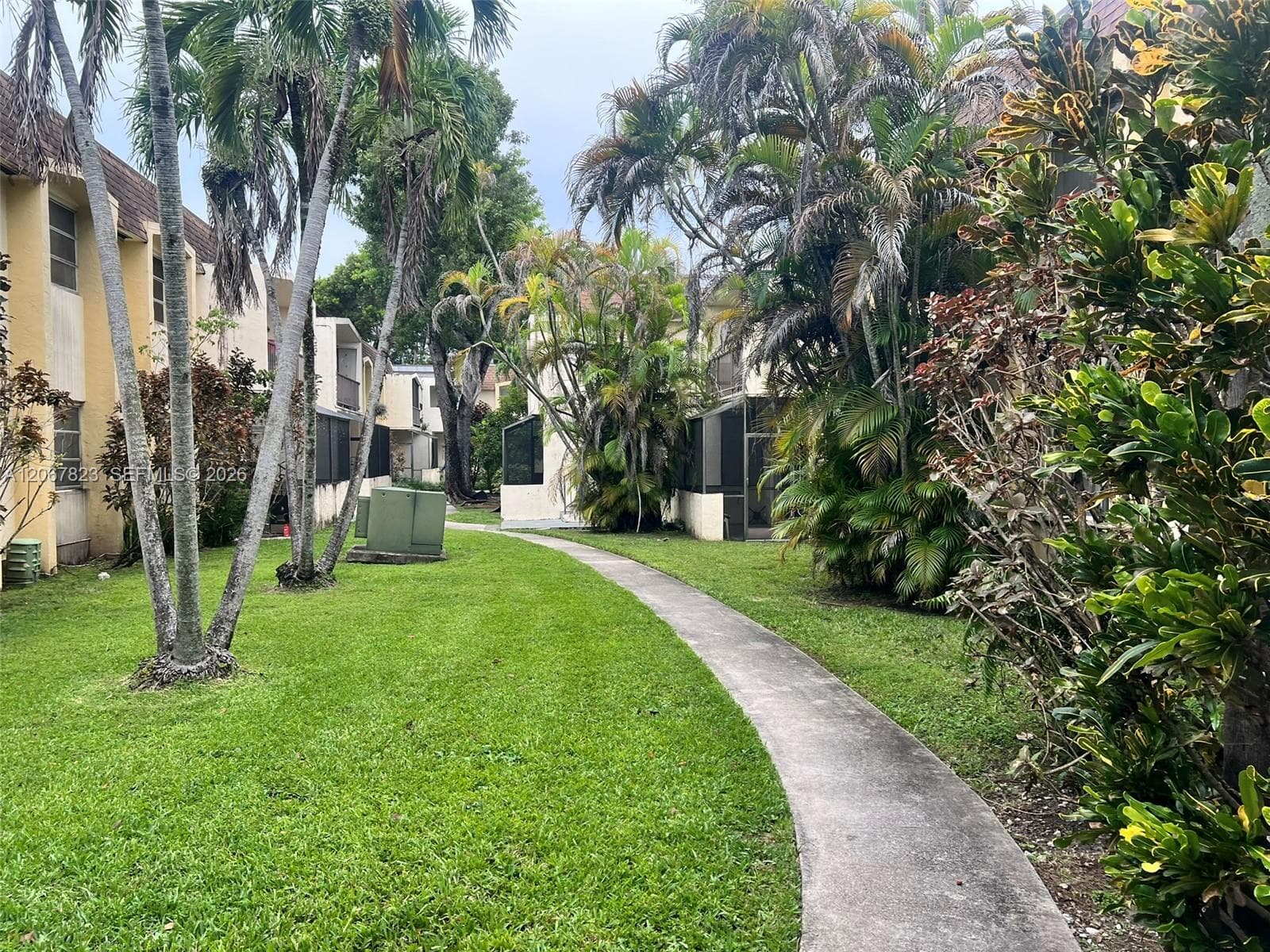 LAKEWOOD VILLAS CONDO · #C211 in Miami - Photo 51