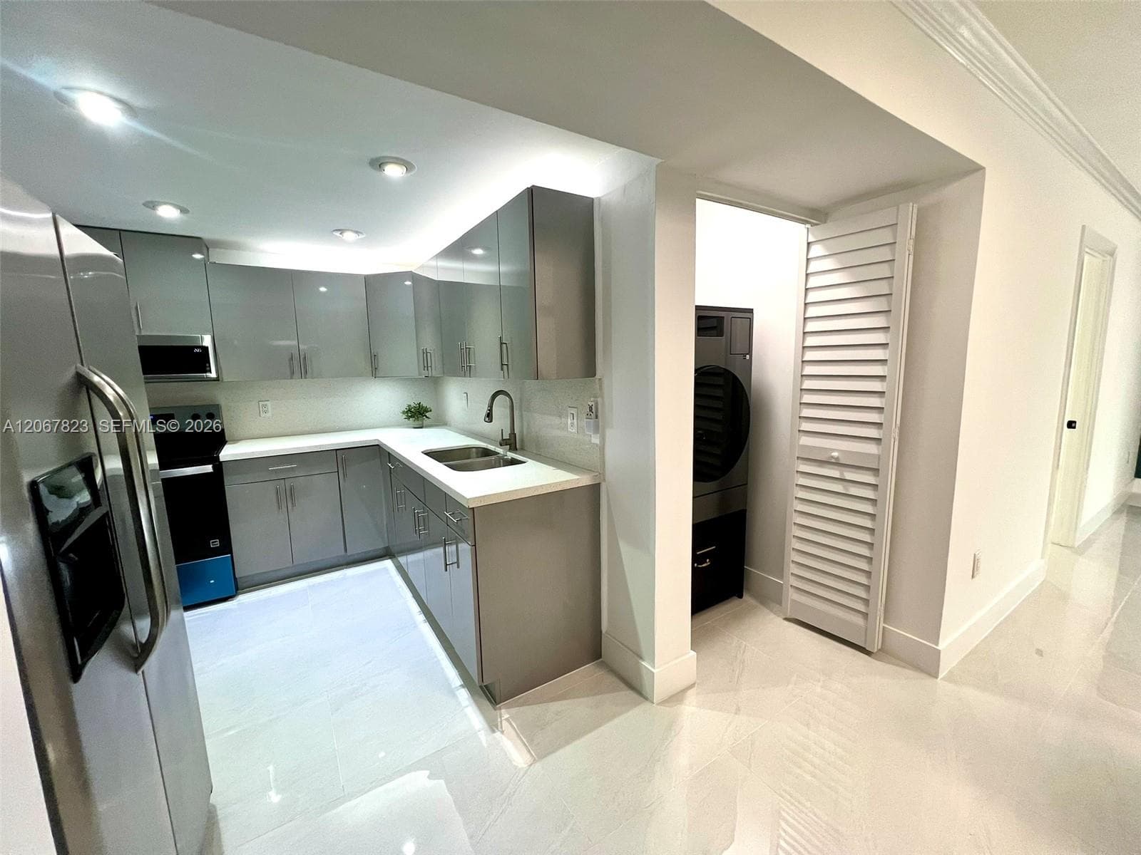 LAKEWOOD VILLAS CONDO · #C211 in Miami - Photo 11