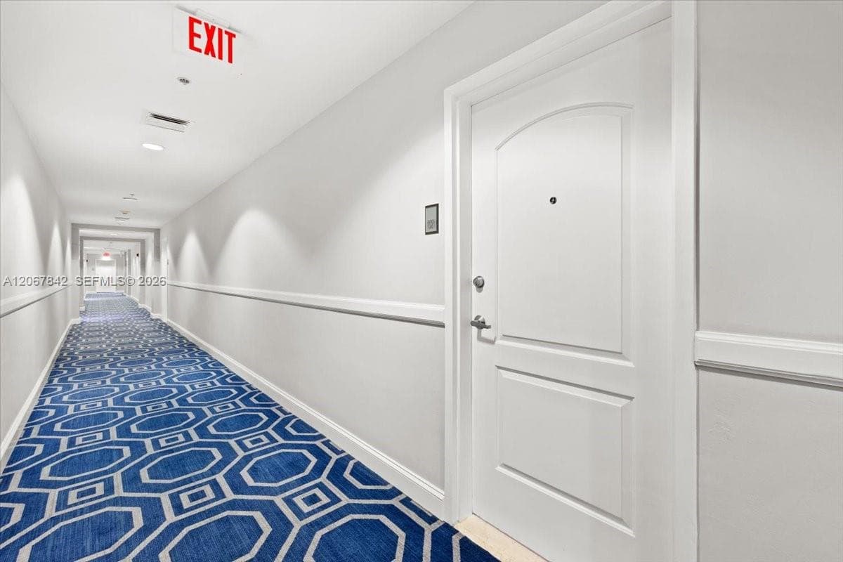 ONE CITY PLAZA · #1021 in West Palm Beach - Photo 4