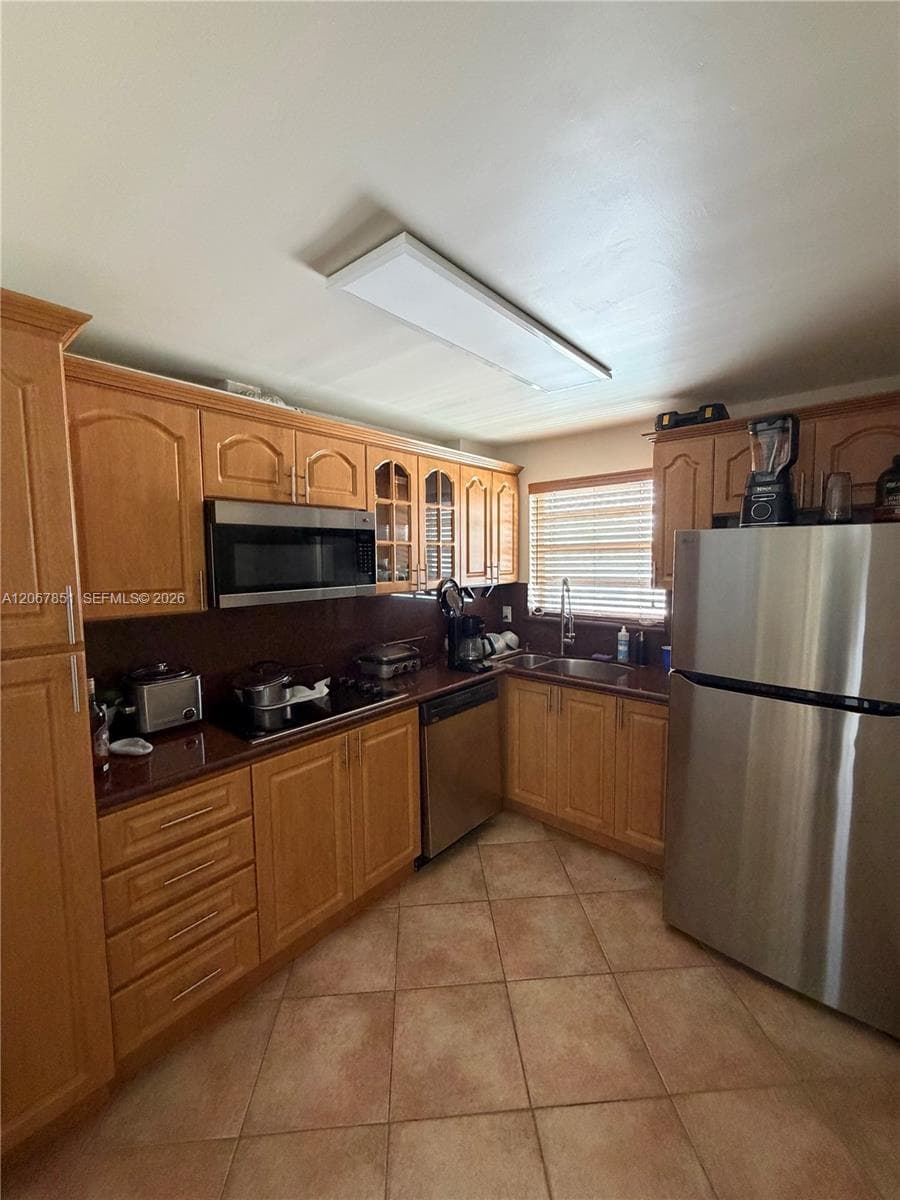 MICHIGAN WEST CONDO · #405 in Miami Beach - Photo 13