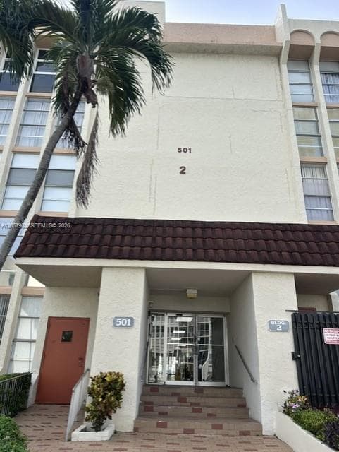 DESOTO PARK CONDO · #205 in Hallandale Beach - Photo 1