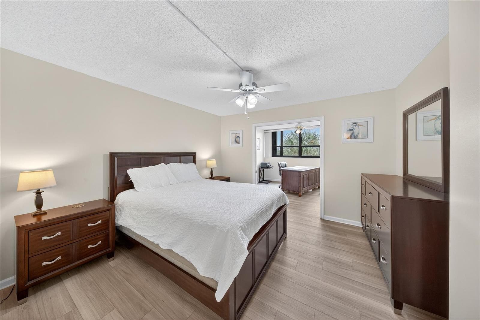 Guest bedroom