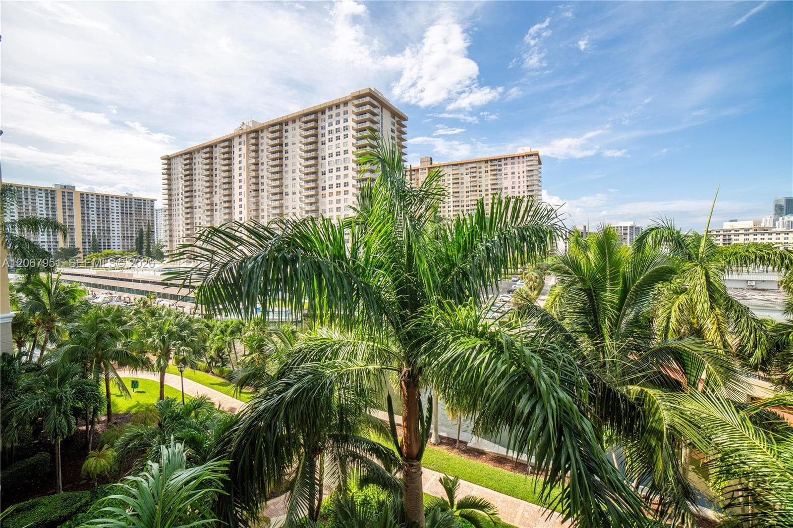Porto Bellagio · #2512 in Sunny Isles Beach - Photo 31