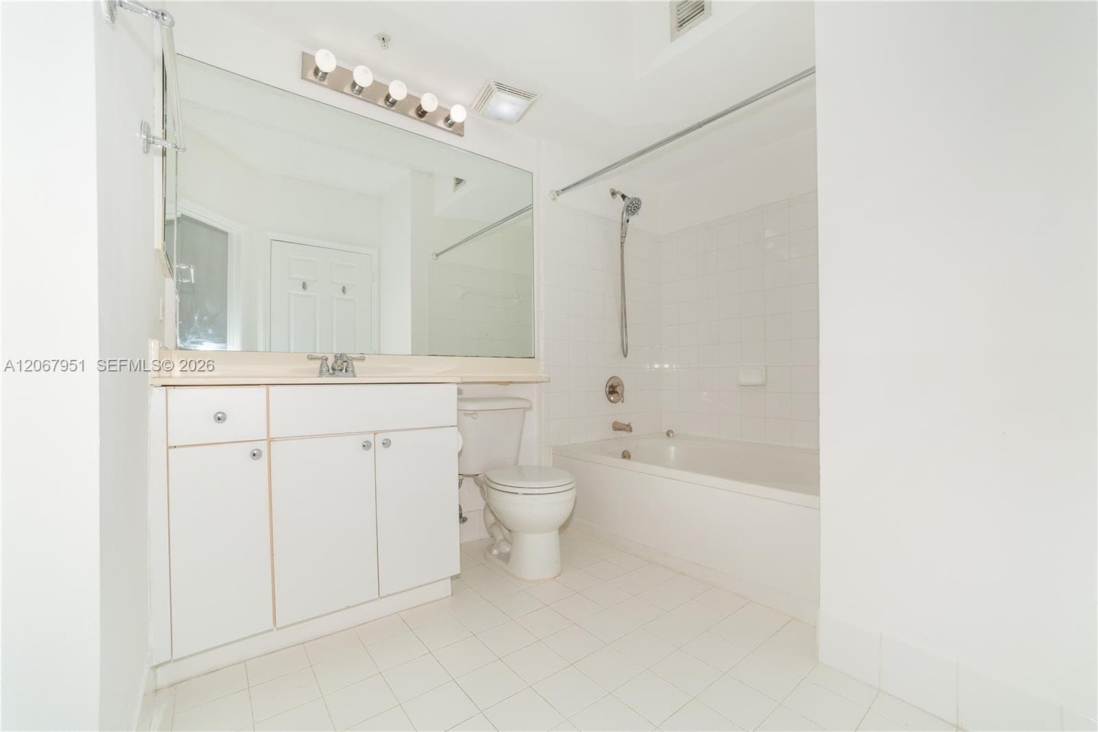 Porto Bellagio · #2512 in Sunny Isles Beach - Photo 21