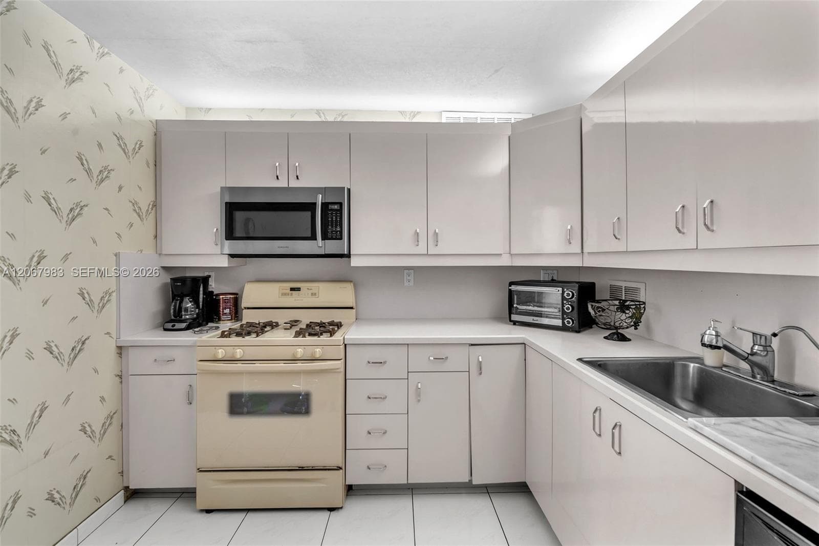 PARKER PLAZA CONDO ESTATE · #212 in Hallandale Beach - Photo 13