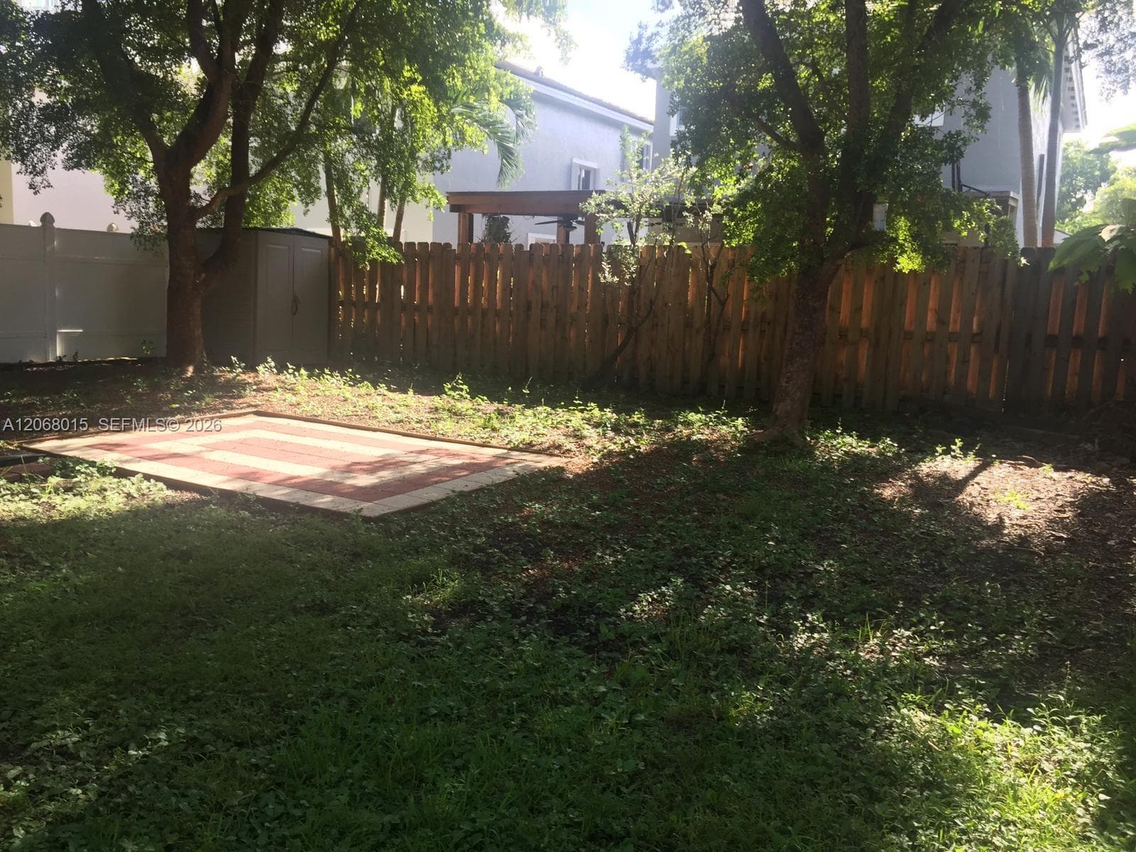 350 NE 31st Ter photo 54