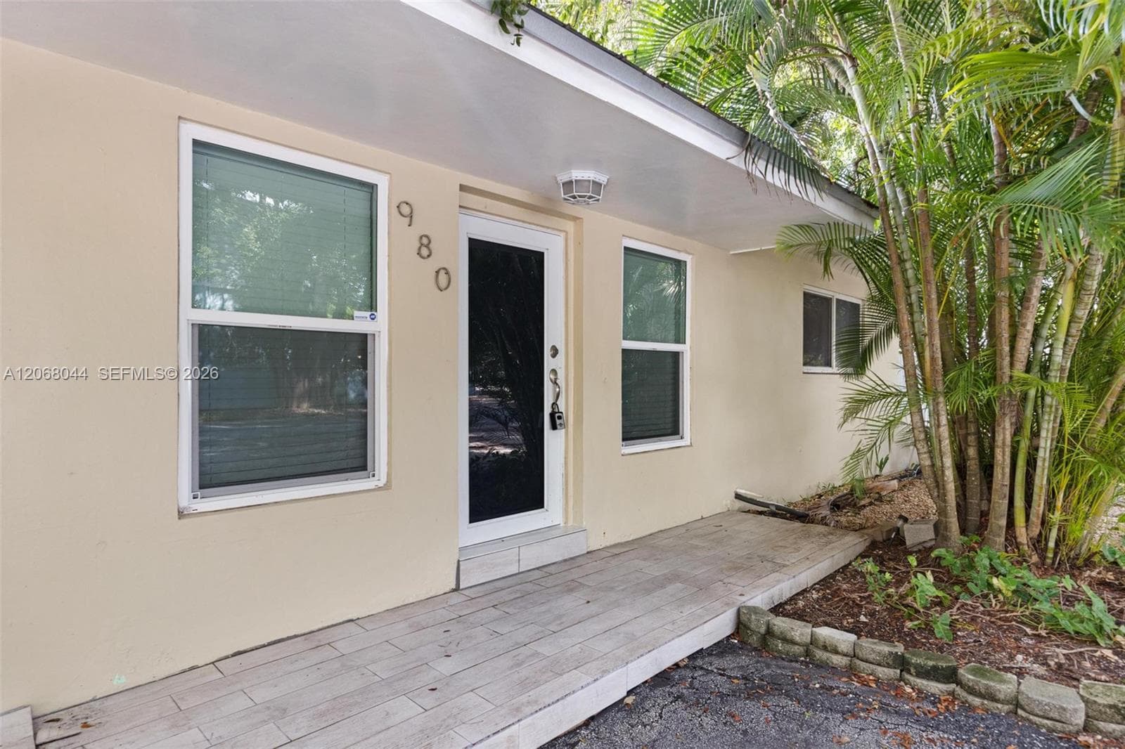 980 Oleander Rd photo 26
