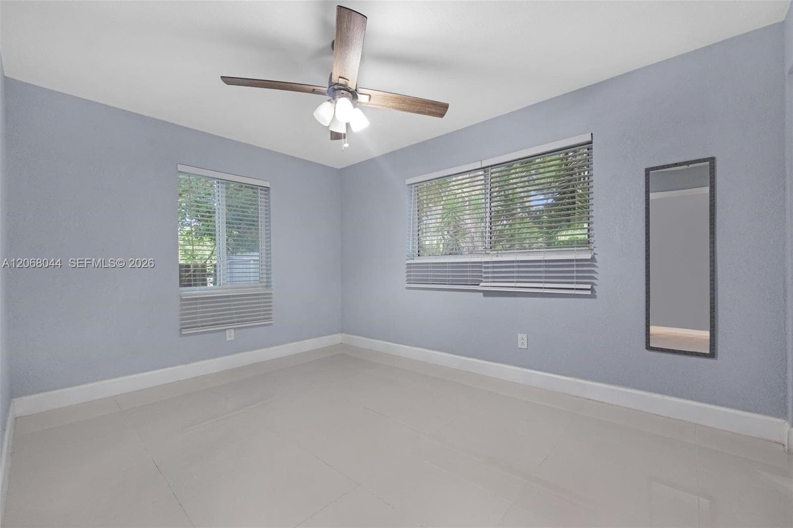 980 Oleander Rd photo 18