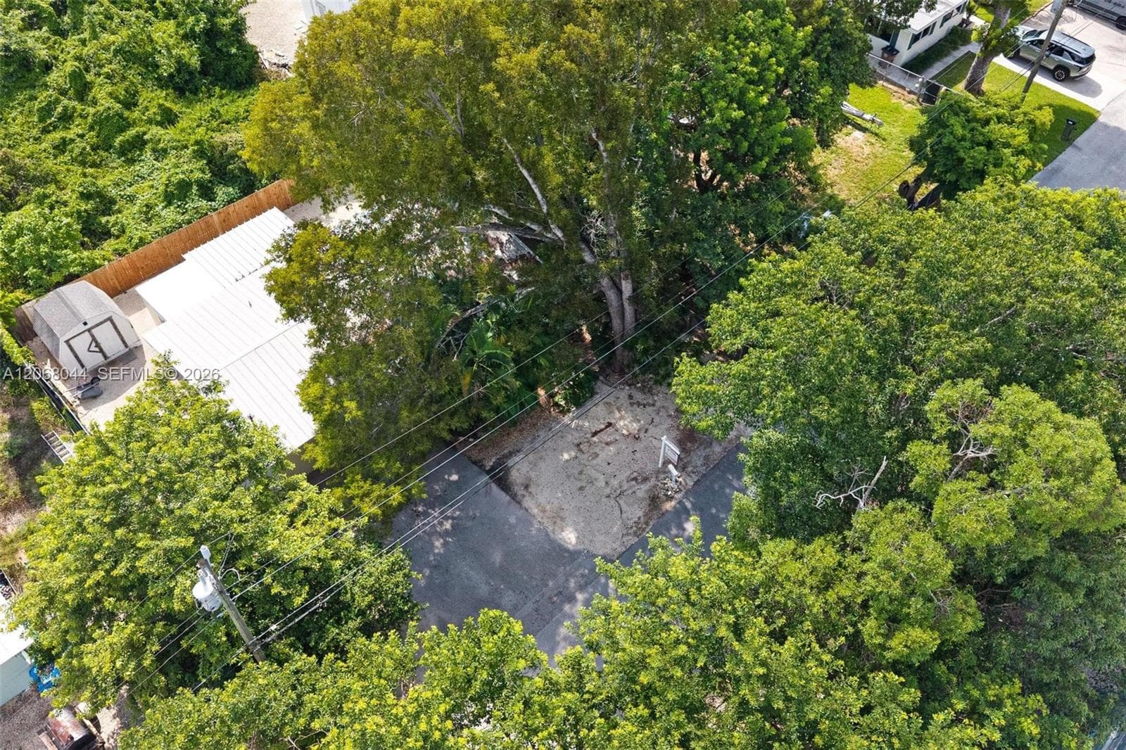 980 Oleander Rd photo 8