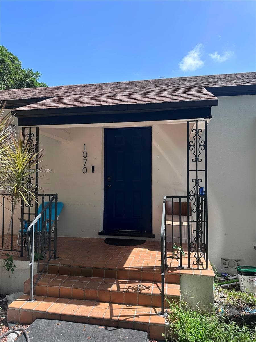 1070 NW 48th St photo 2