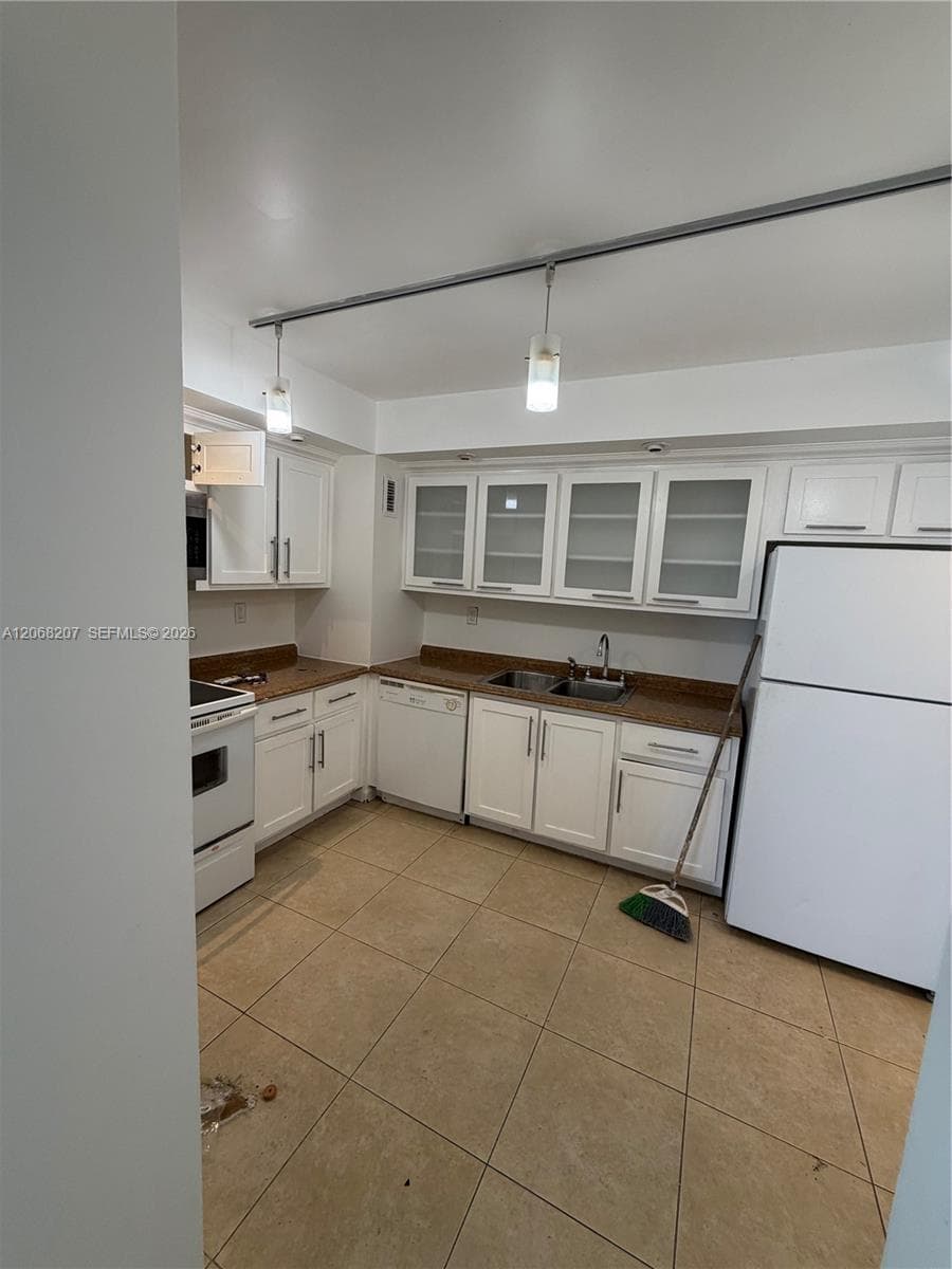 5838 CONDOMINIUM · #4A in Miami Beach - Photo 3