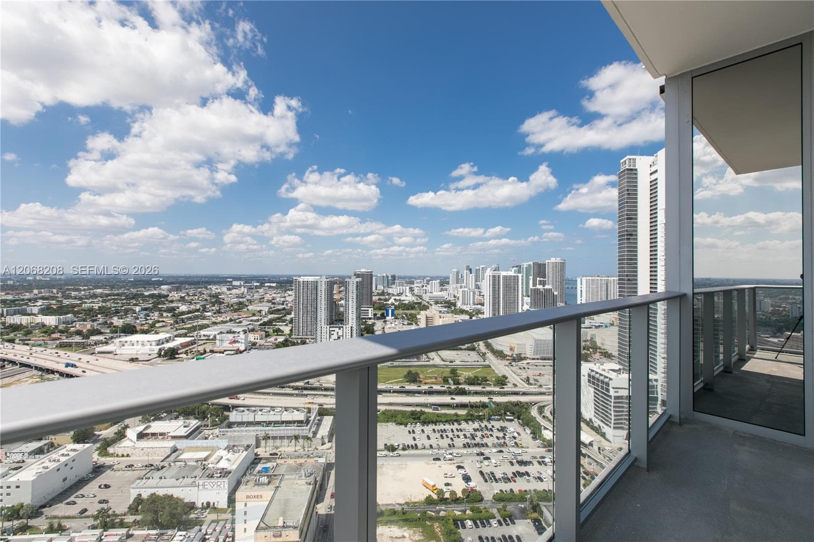Paramount Miami Worldcenter · #3402 in Miami - Photo 12