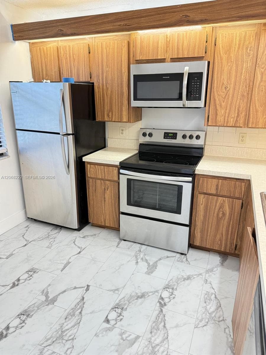 WHITEHALL CONDO OF THE LA · #302 in West Palm Beach - Photo 2