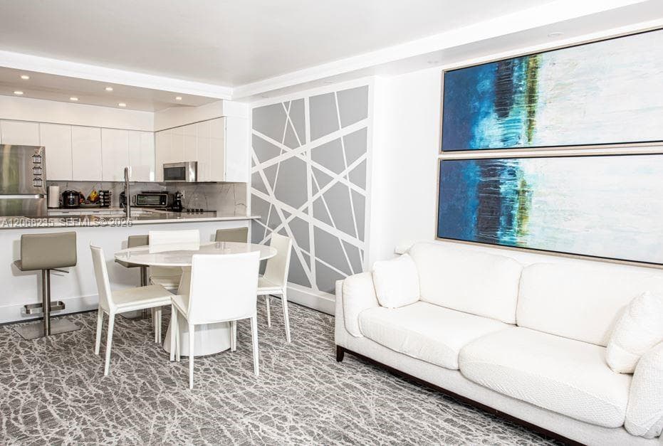THE PRESIDENTIAL CONDO · #303 in Miami Beach - Photo 2