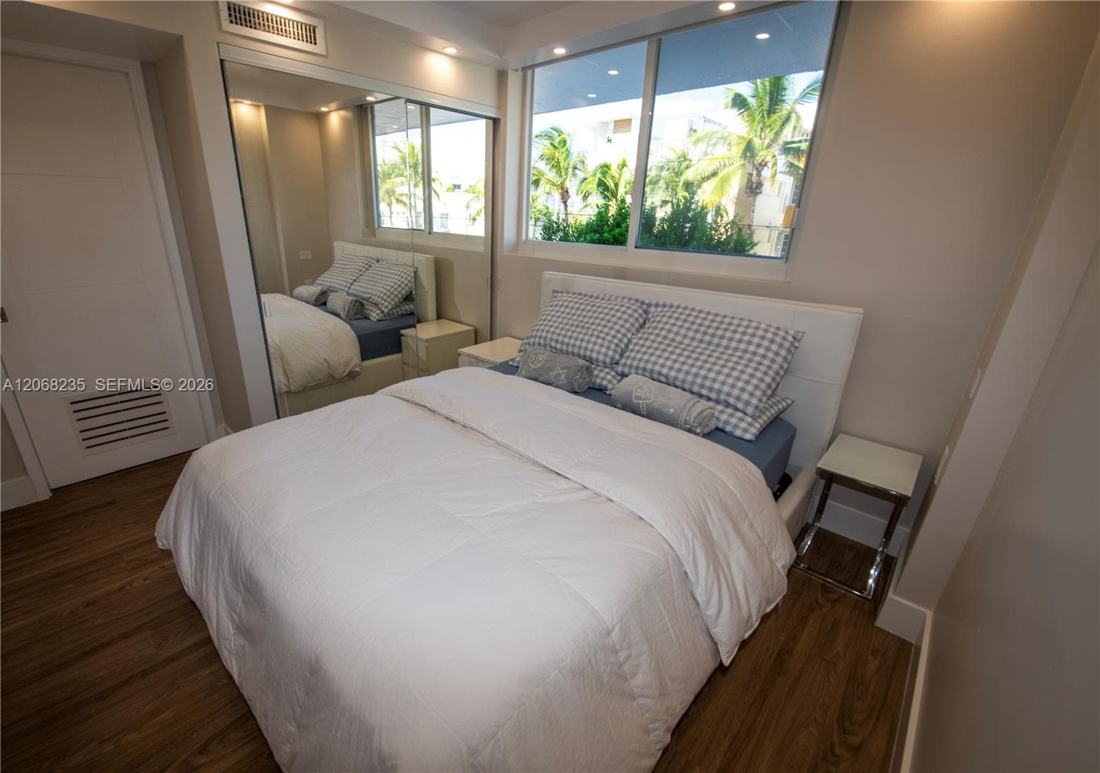 THE PRESIDENTIAL CONDO · #303 in Miami Beach - Photo 7