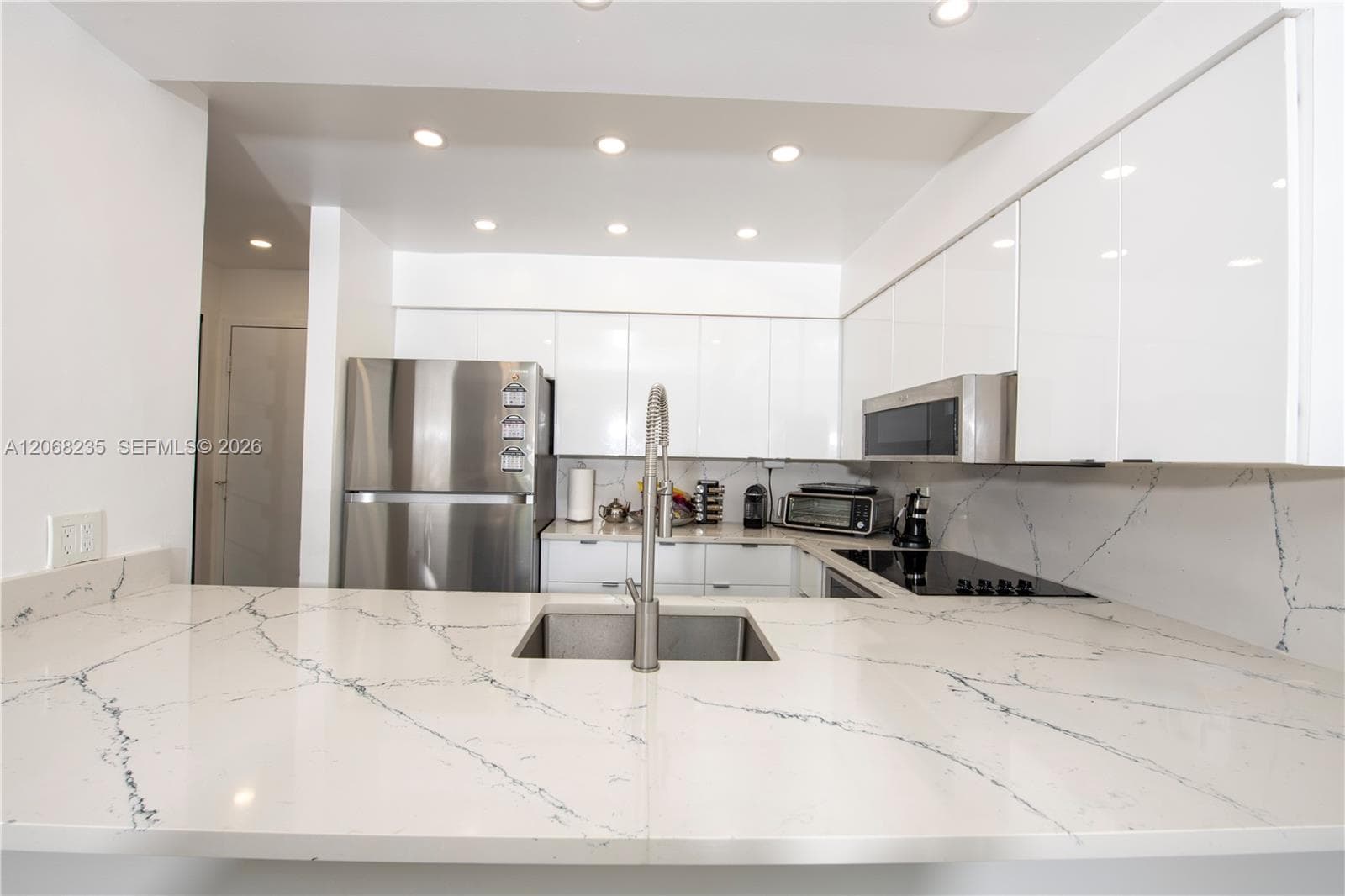 THE PRESIDENTIAL CONDO · #303 in Miami Beach - Photo 5