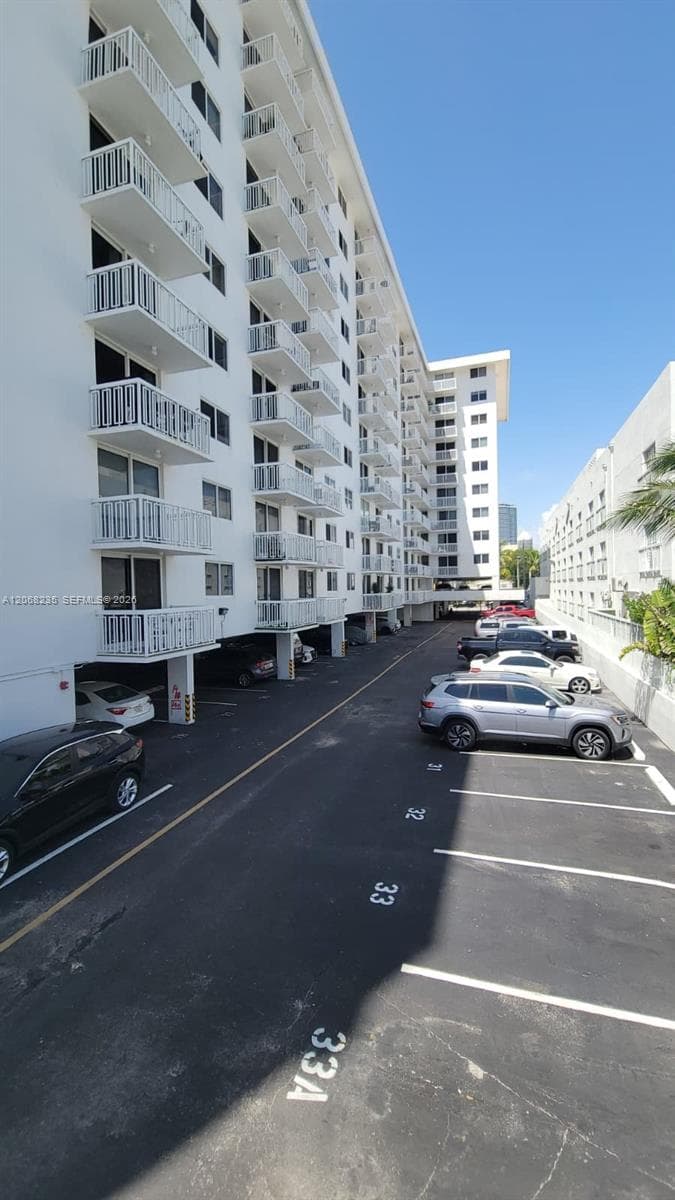 1 Parking Space avaliable