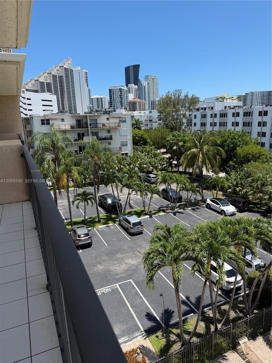 THE ISLES CONDO · #414 in Sunny Isles Beach - Photo 13