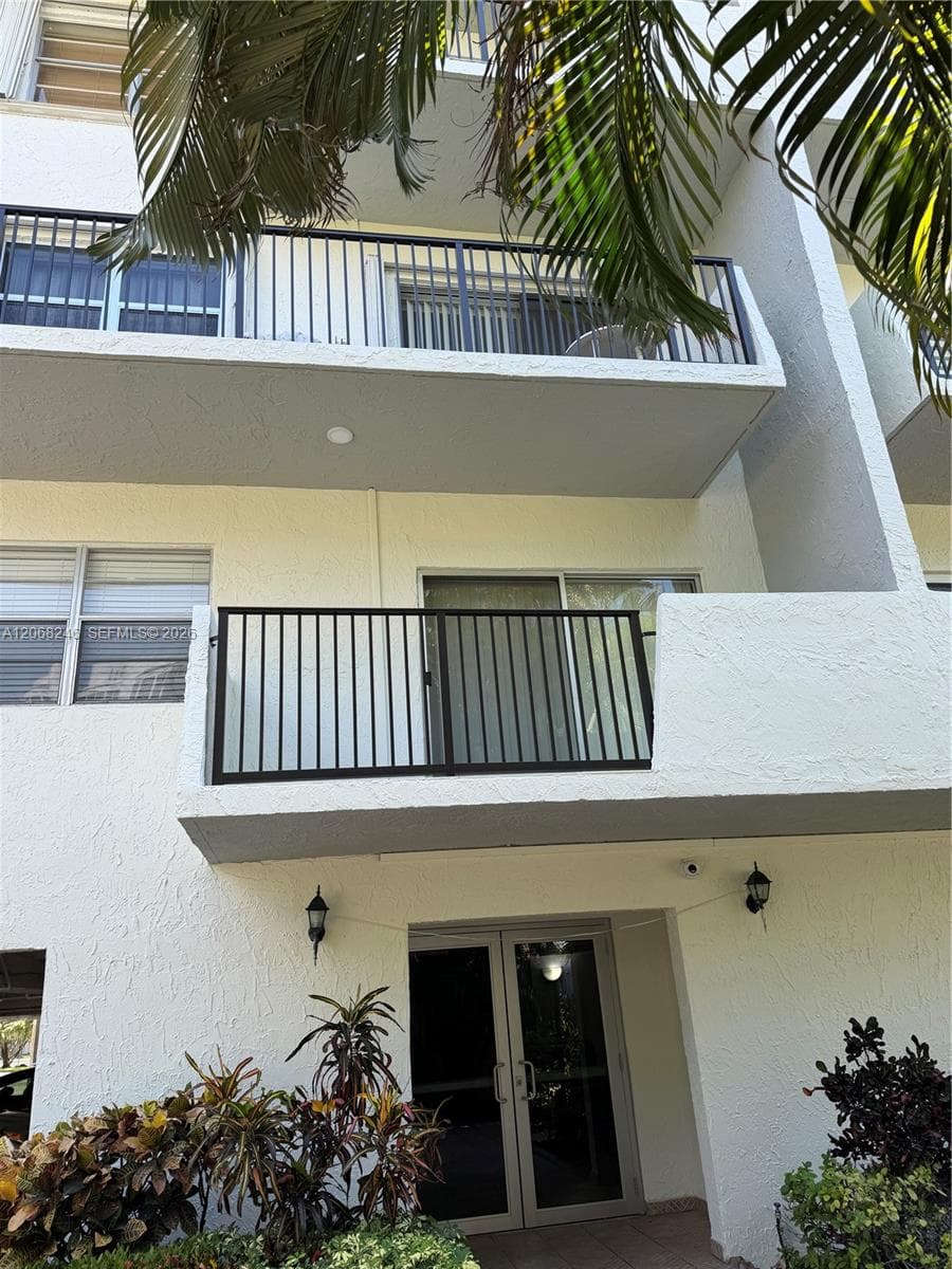 THE ISLES CONDO · #414 in Sunny Isles Beach - Photo 3