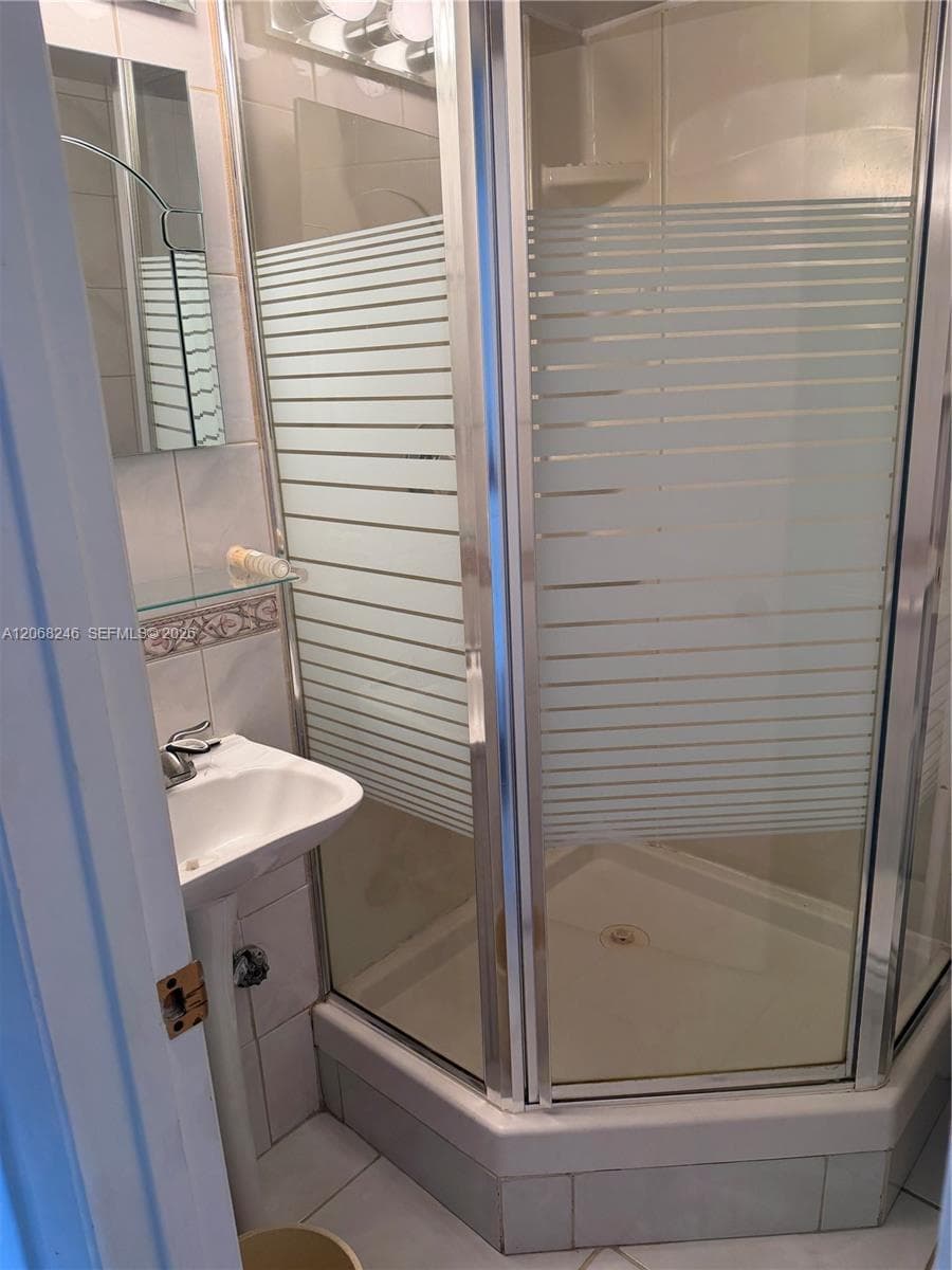 THE ISLES CONDO · #414 in Sunny Isles Beach - Photo 10