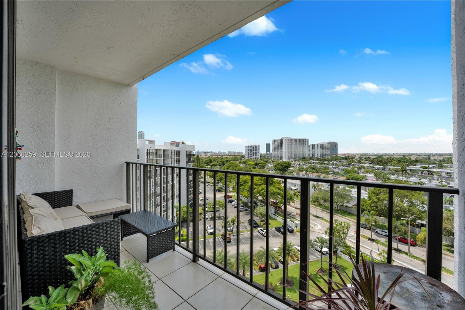 OCEANVIEW PARK CONDO · #1007 in Hallandale Beach - Photo 19