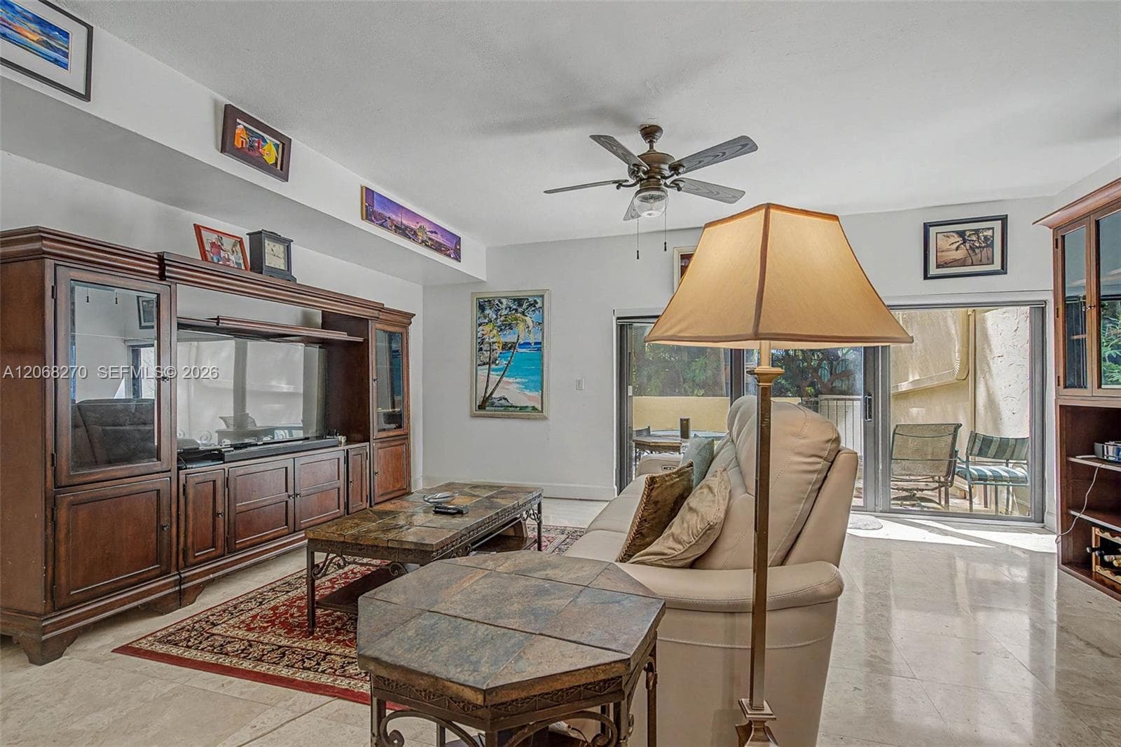 Spacious light and Bright living room