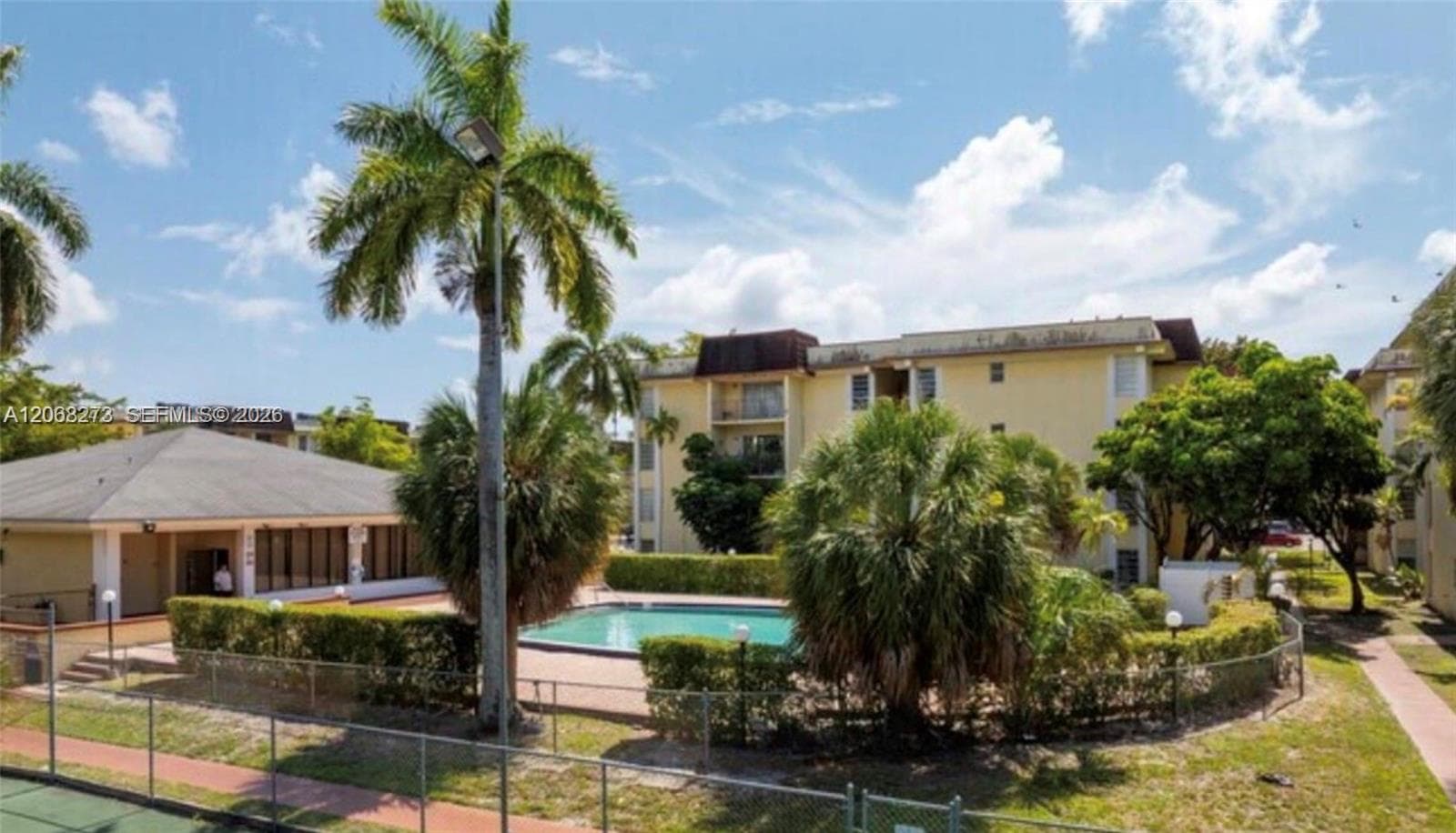 CAPRI GARDENS CONDO · #C106 in North Miami - Photo 2