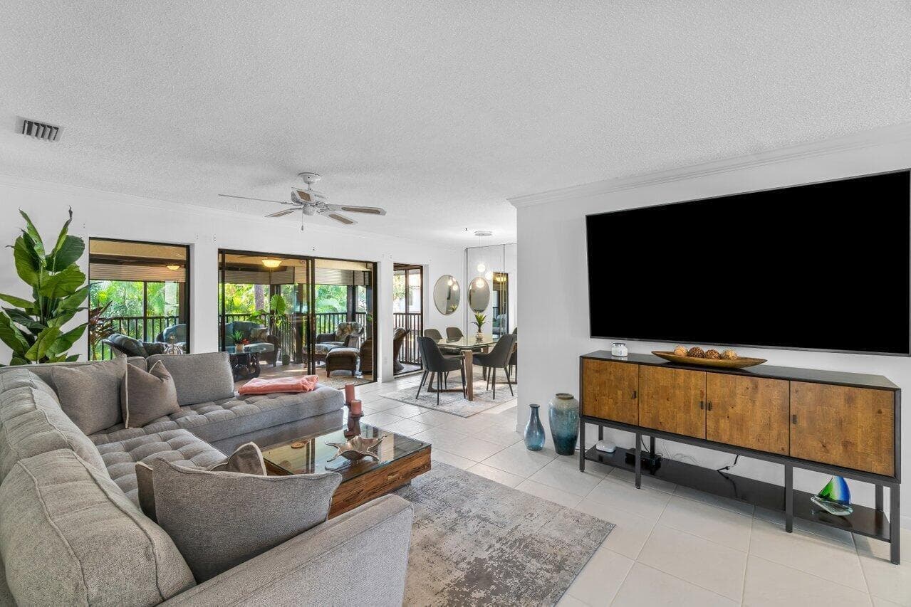 50 Pelican Pointe 205