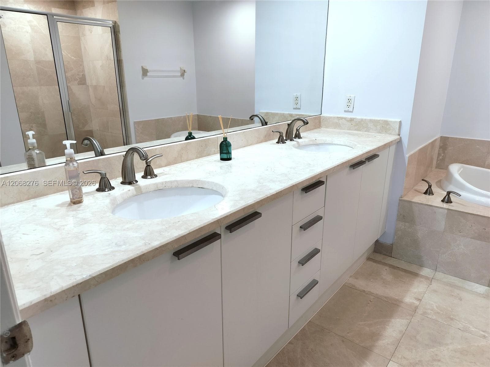 151 BISCAYNE · #1006 in North Miami - Photo 17