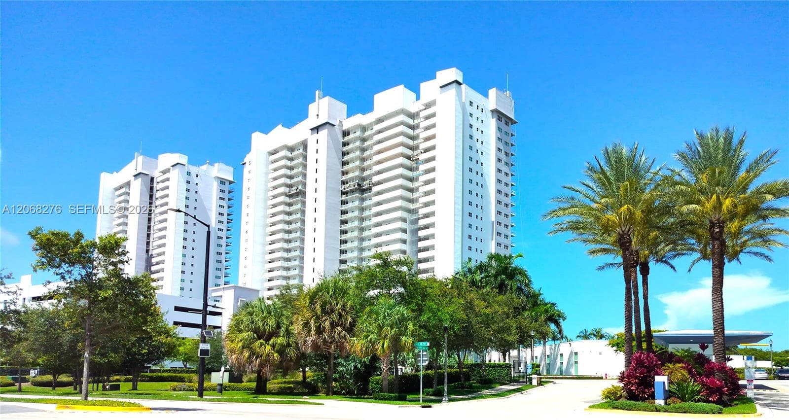151 BISCAYNE · #1006 in North Miami - Photo 4