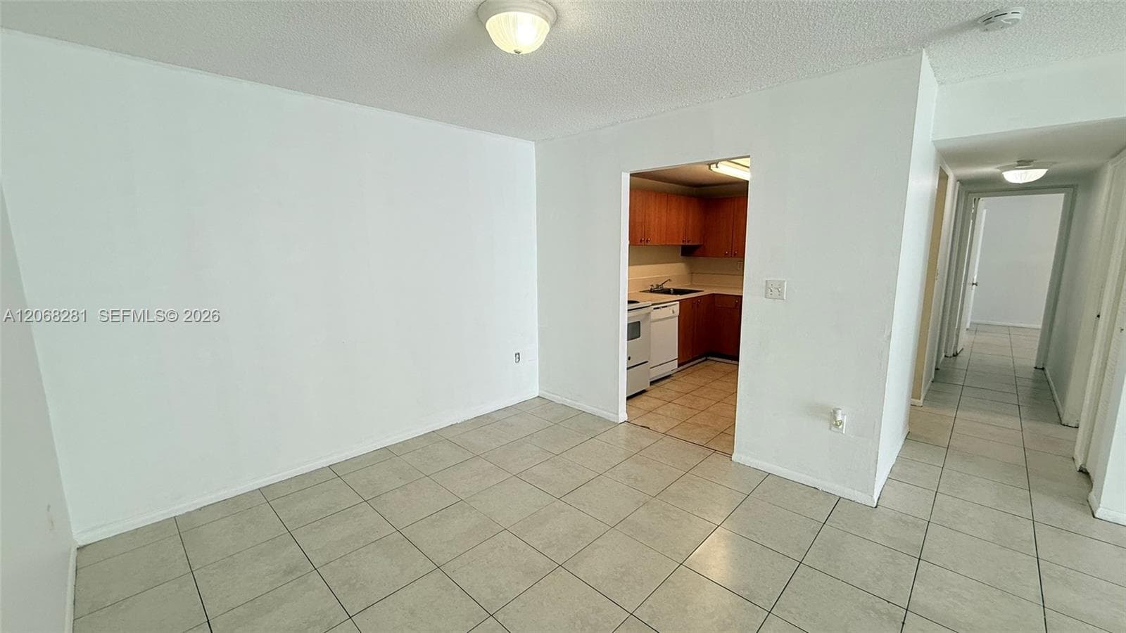 CLEAR LAKE PALMS CONDO · #203 in West Palm Beach - Photo 6