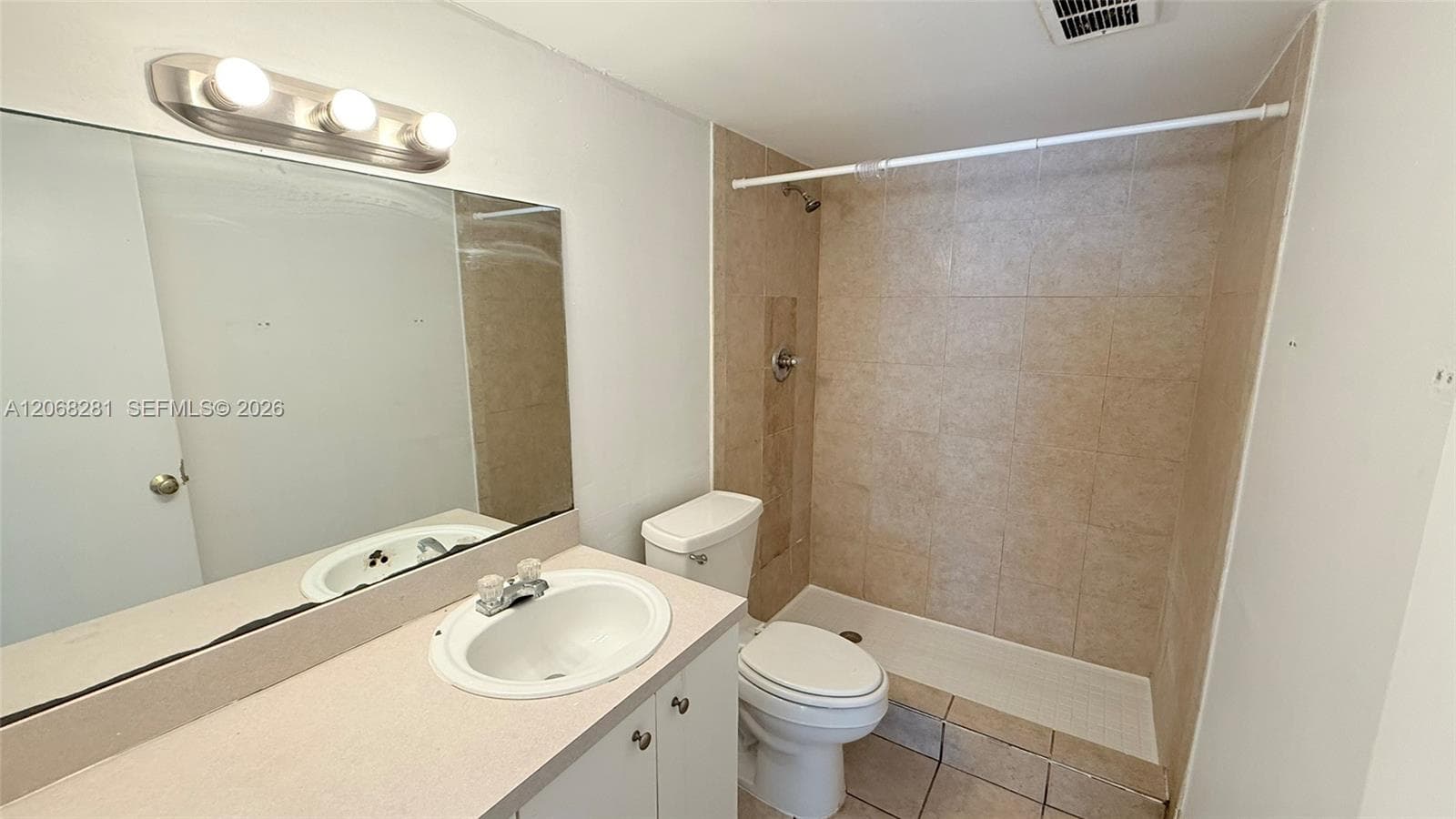 CLEAR LAKE PALMS CONDO · #203 in West Palm Beach - Photo 14