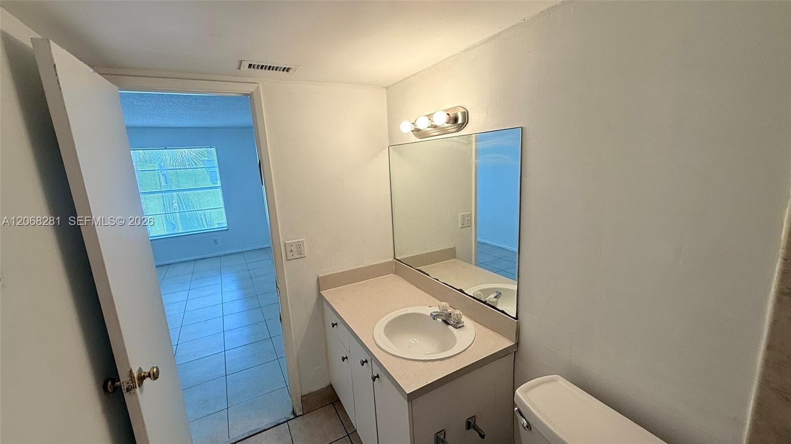 CLEAR LAKE PALMS CONDO · #203 in West Palm Beach - Photo 15