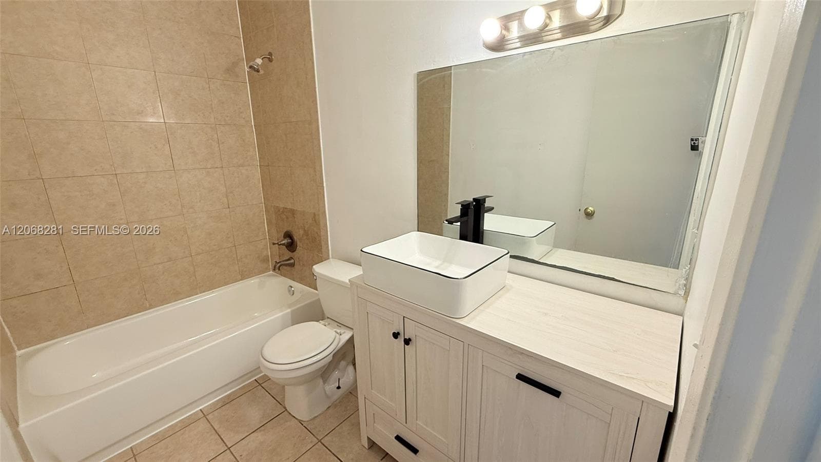 CLEAR LAKE PALMS CONDO · #203 in West Palm Beach - Photo 11
