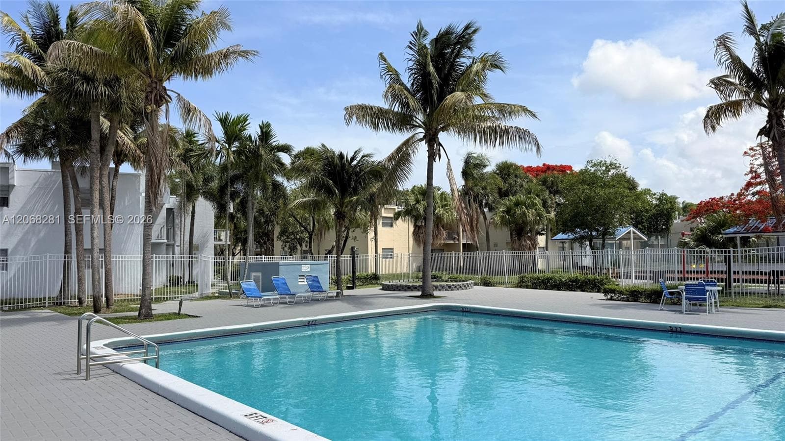 CLEAR LAKE PALMS CONDO · #203 in West Palm Beach - Photo 21