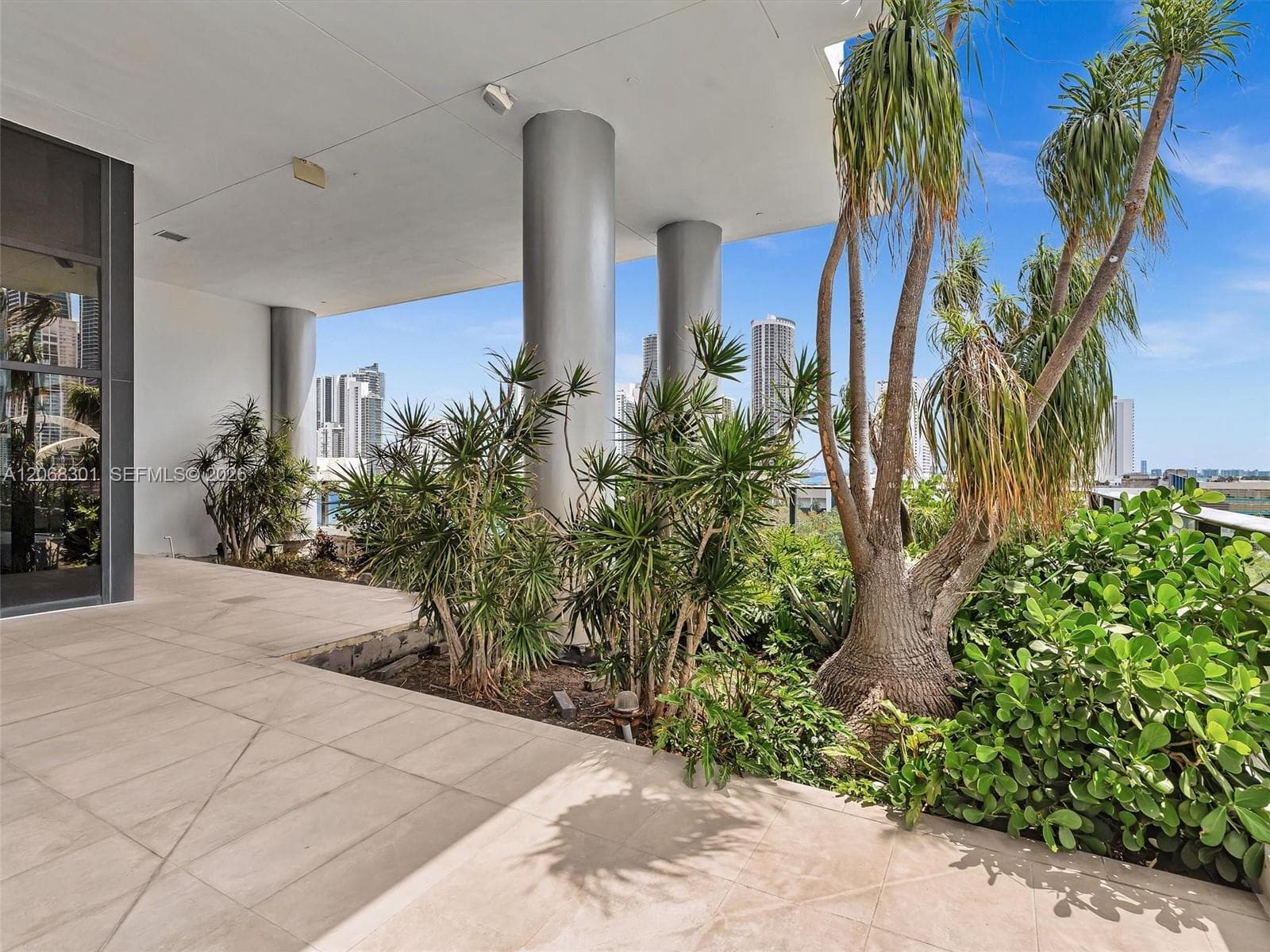 Canvas · #3119 in Miami - Photo 43