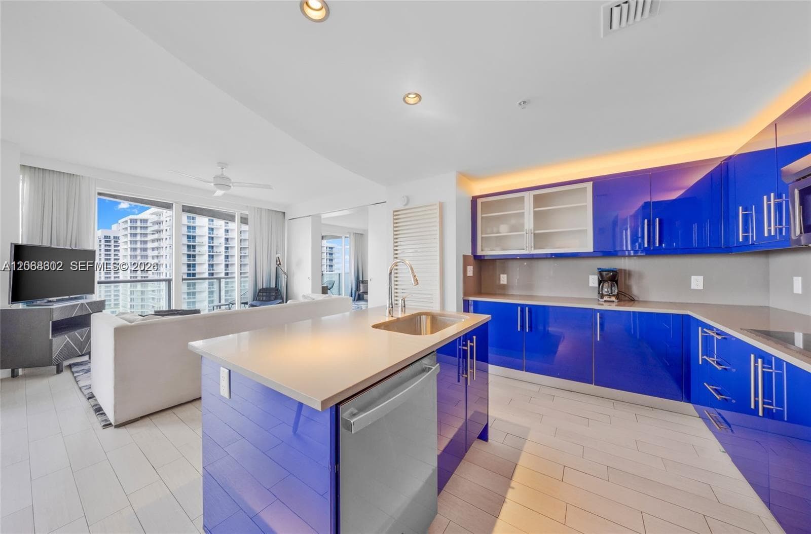 FORT LAUDERDALE RESIDENCE · #1808 in Fort Lauderdale - Photo 1