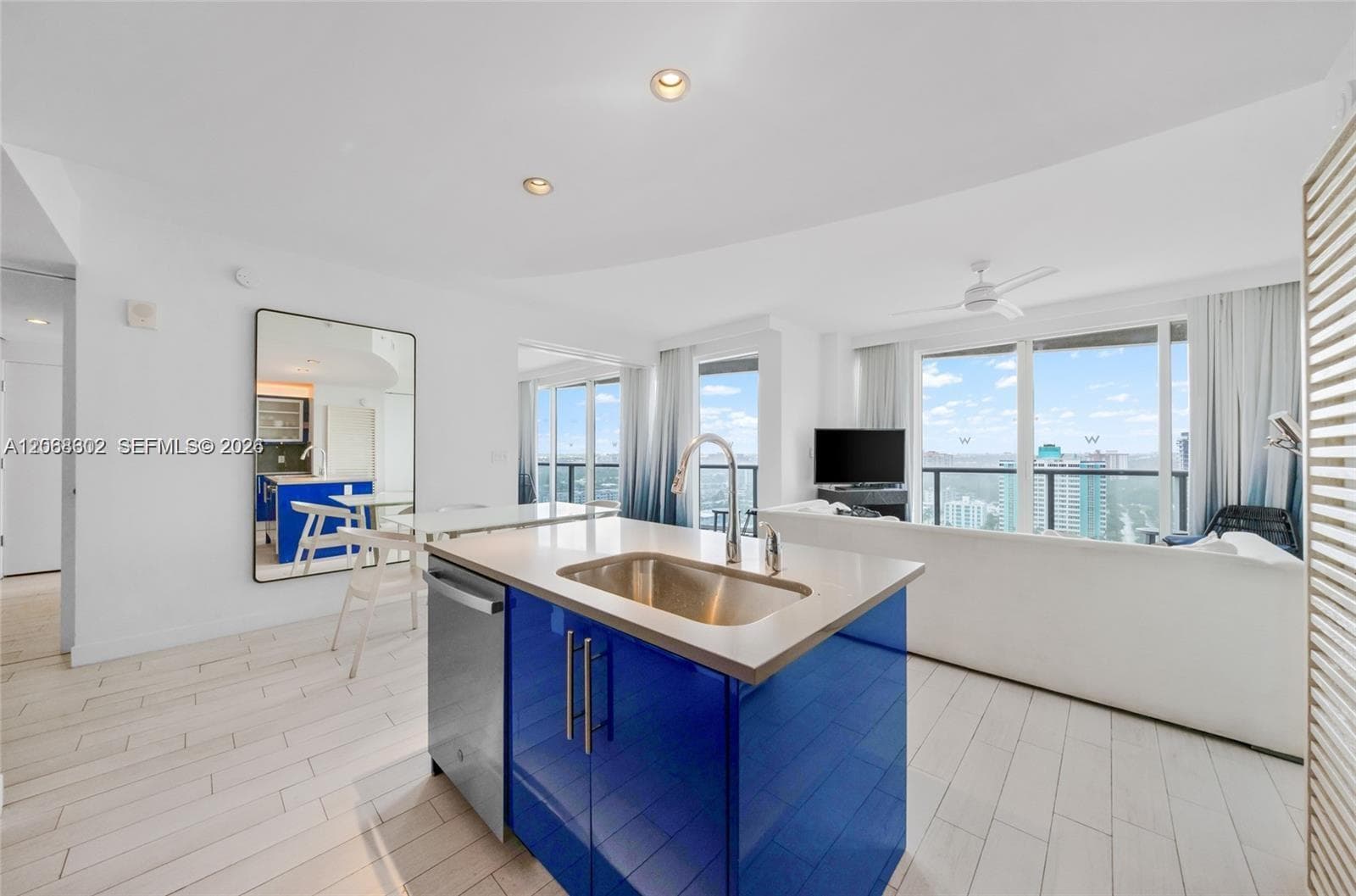 FORT LAUDERDALE RESIDENCE · #1808 in Fort Lauderdale - Photo 4