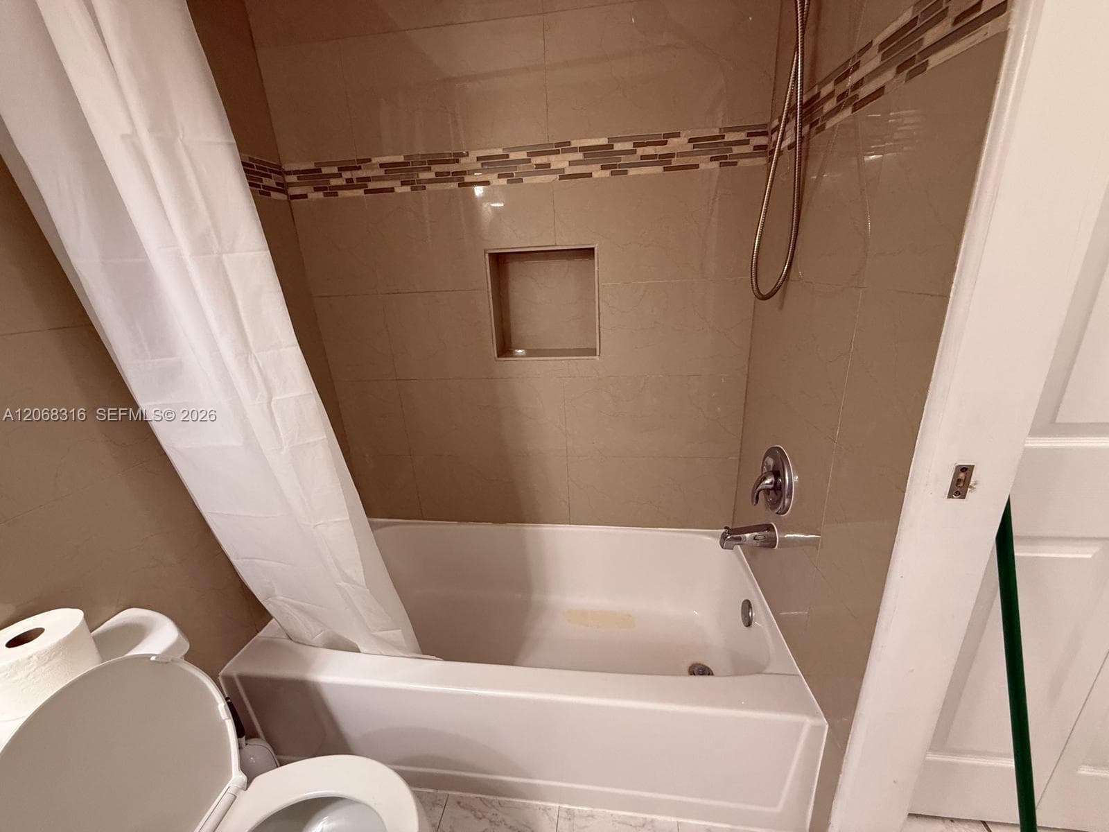 LAGO GRANDE THREE-A CONDO · #24-60 in Hialeah - Photo 11