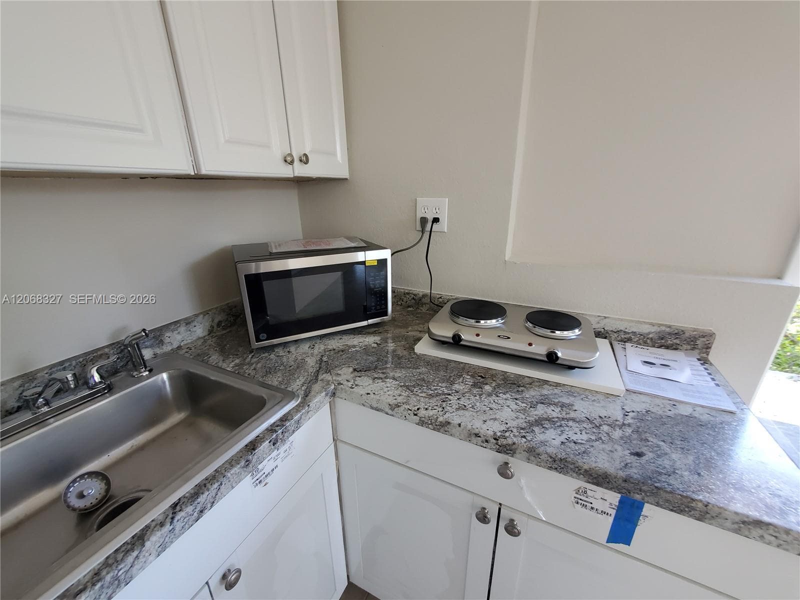 Efficiency Kitchenette