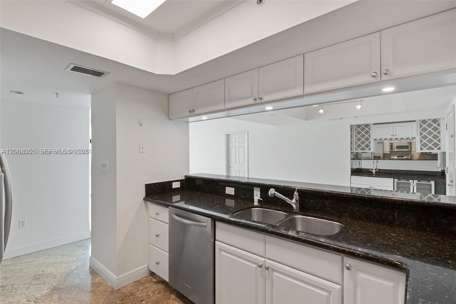 THE FLORIDIAN CONDO · #2307 in Miami Beach - Photo 6