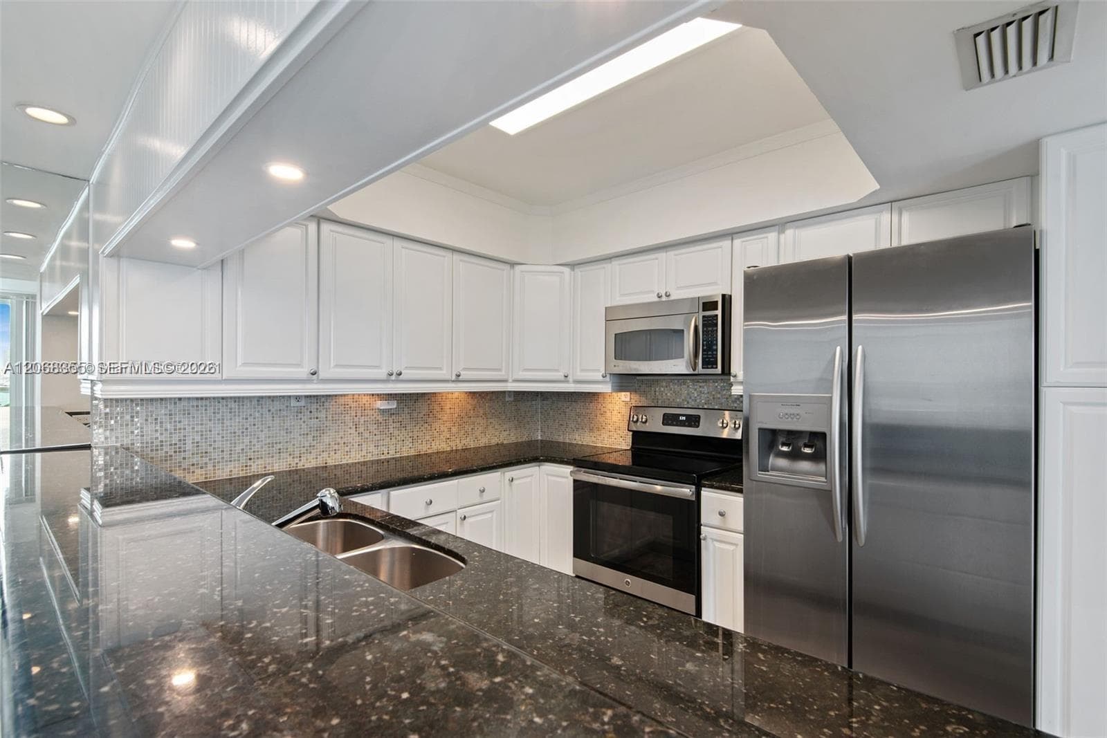 THE FLORIDIAN CONDO · #2307 in Miami Beach - Photo 5