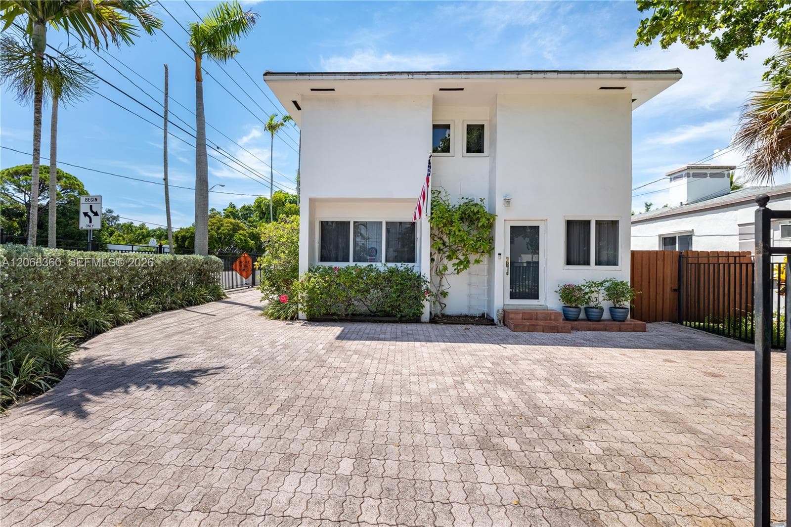 2250 SW 17th Ave photo 22