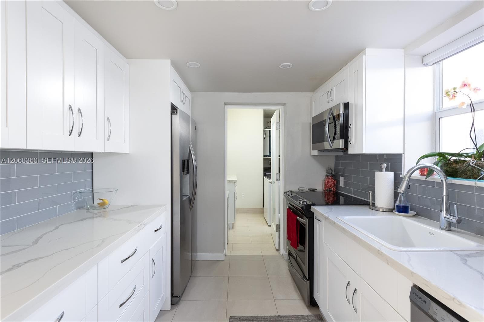2250 SW 17th Ave photo 19