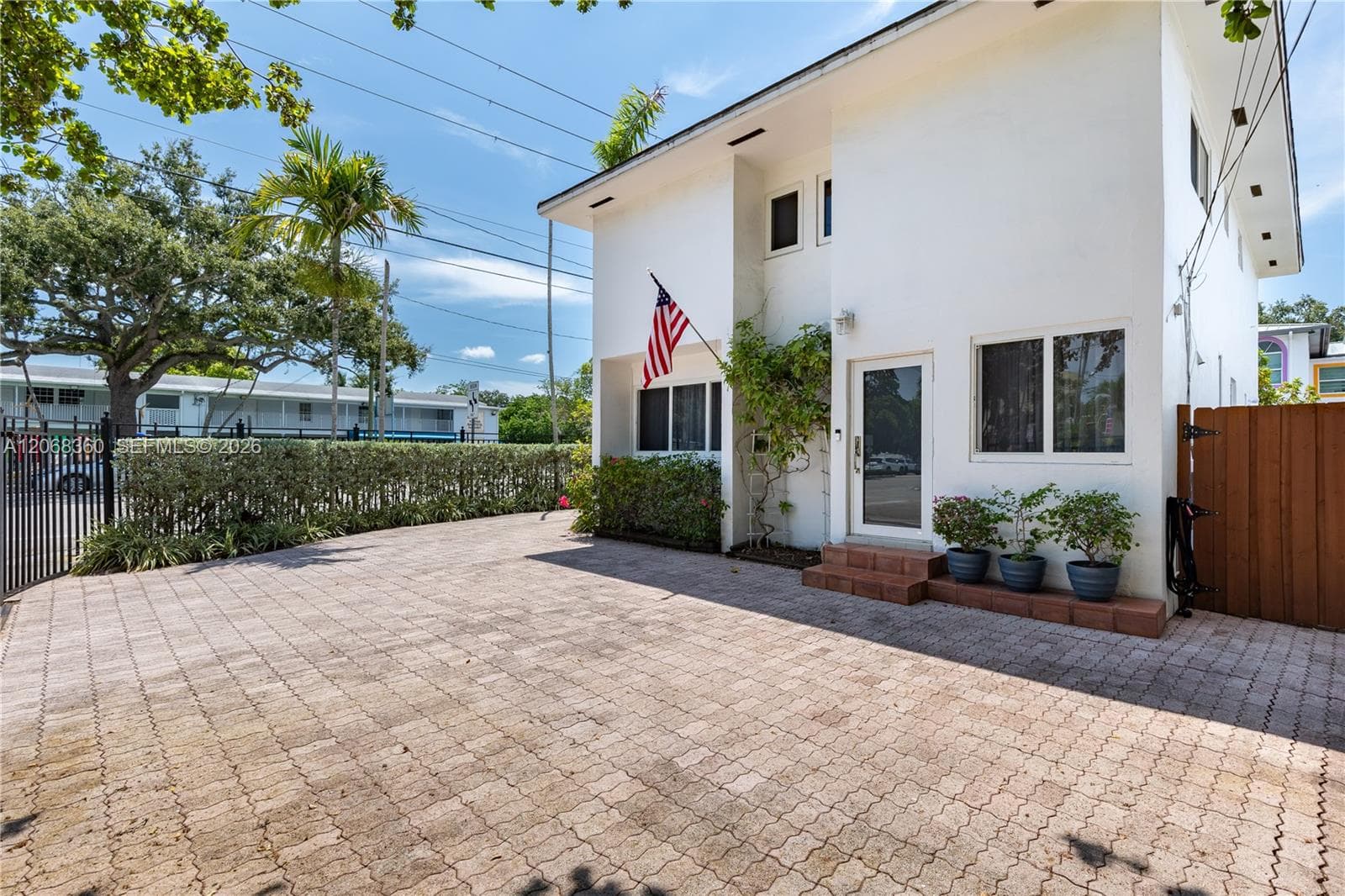 2250 SW 17th Ave photo 25