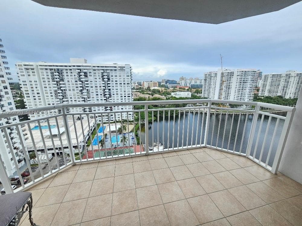 DEL PRADO MARINA · #1702 in Aventura - Photo 15